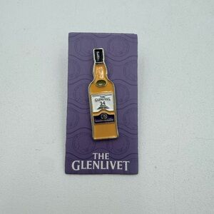 THE GLENLIVET 14 YEAR SCOTCH WHISKY LAPEL PIN NEW WITH TSHIRT